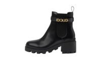 Lady boots with medium heel and logo